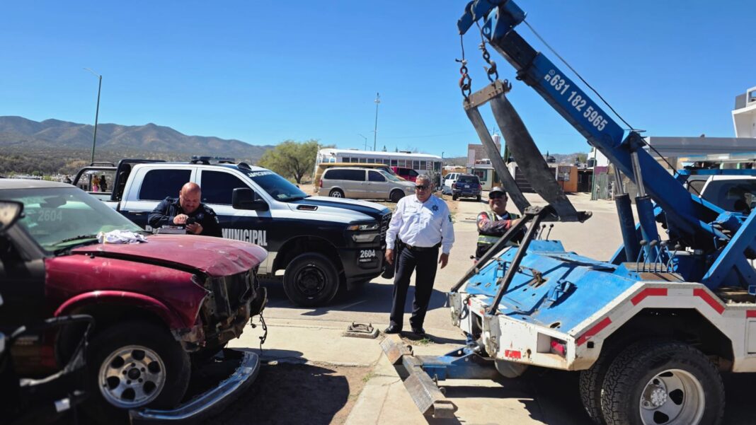 Retira Tránsito Municipal vehículos chatarra
