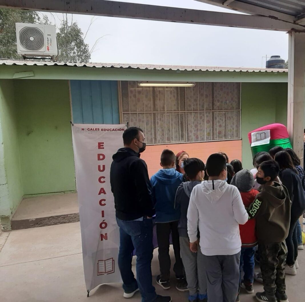 Llaman a arropar a los niños al asistir a clases