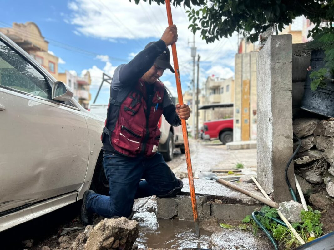 Restablece OOMAPAS servicio tras reparar tubería