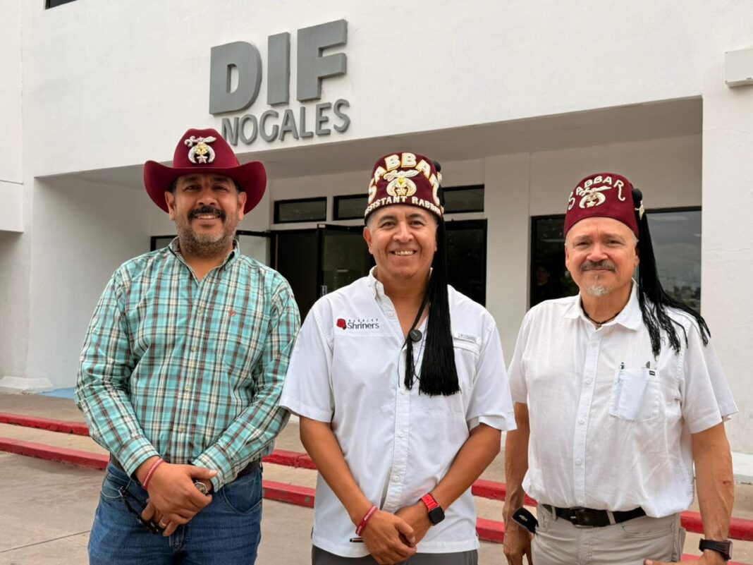 Dona Shriners equipos ortopédicos al DIF