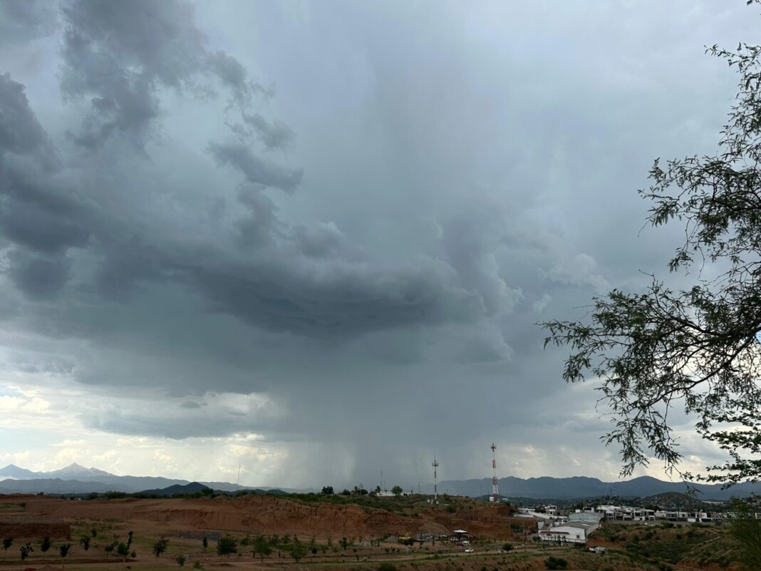Llama Protección Civil a extremar precauciones por lluvias