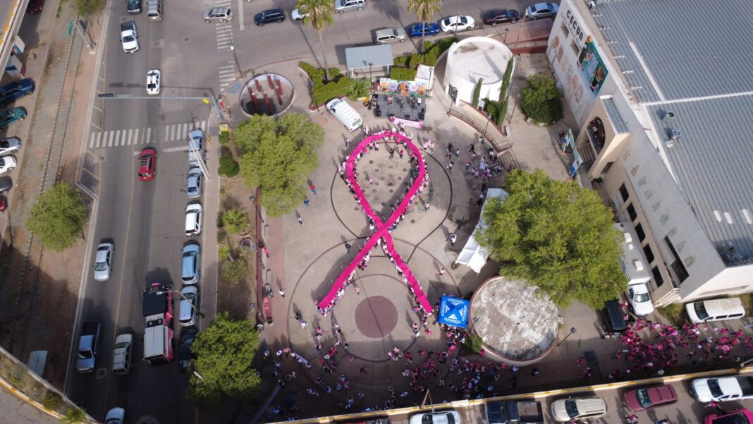 Más de mil 500 personas participan en Marcha Rosa